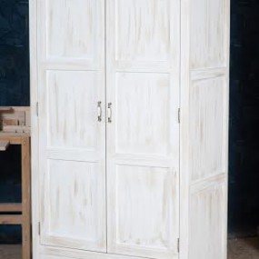 Biała Drewniana Szafa z Kolekcji Modena - Meble jak Dawniej 