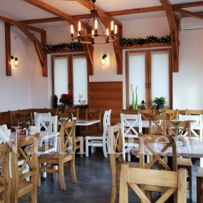 Restauracja Rogi - Piękne drewnaine Meble 